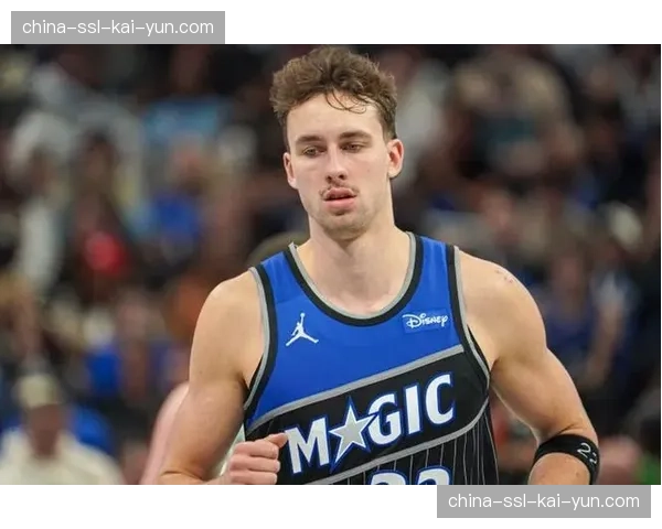 魔术官方宣布：弗朗茨·瓦格纳因左脚高位脚踝扭伤恢复不理想，无限期缺阵